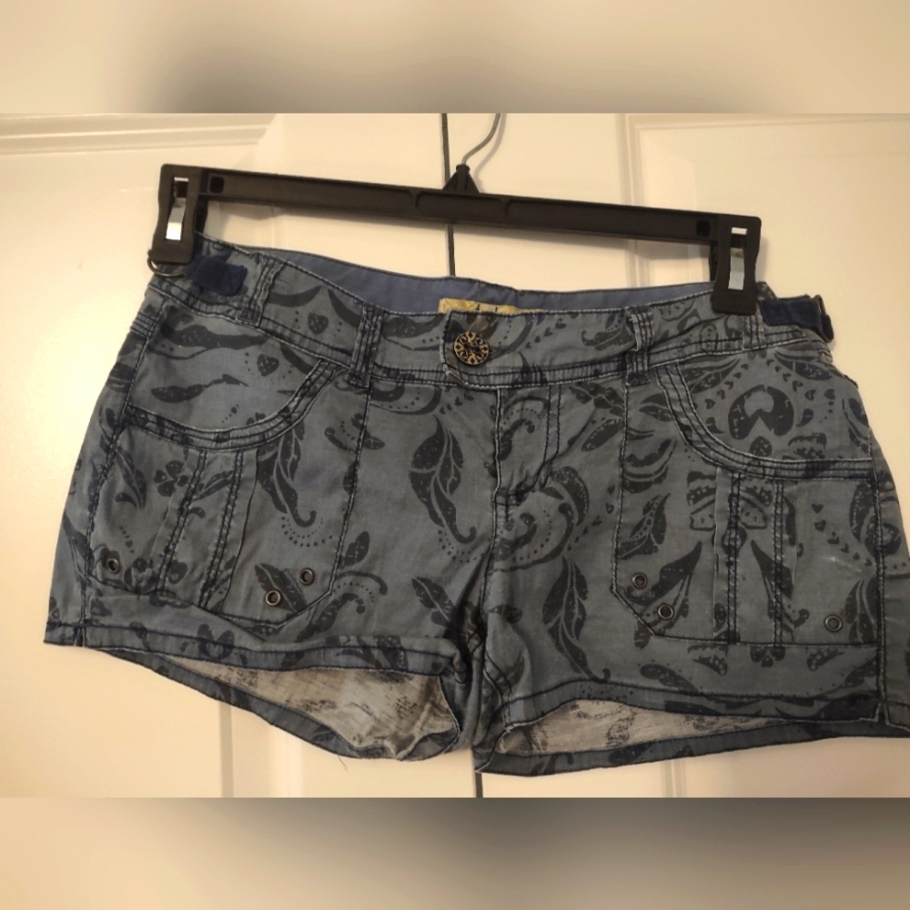 Tyte size 7 shorts